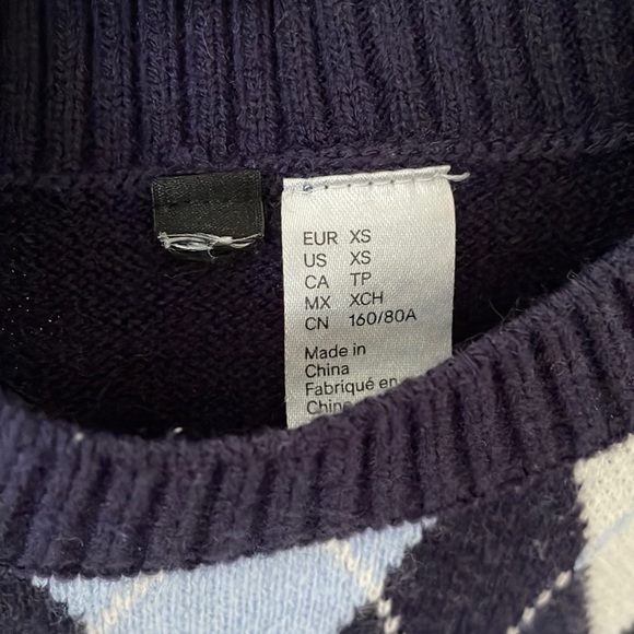 cropped knit blue sweater vest - Picture 3 of 3